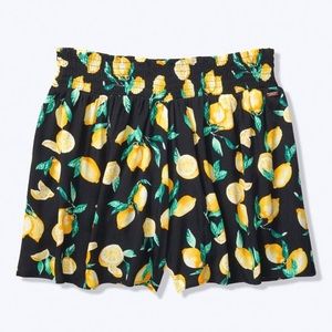 Victoria’s Secret PINK Lemon Print Smocked Shorts Size Medium